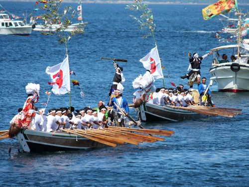 島全体が一体となる祝島「神舞」