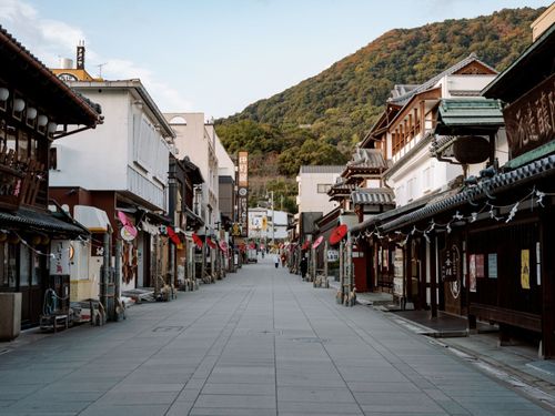 こんぴらさんの門前町・琴平。徒歩圏ですべてが完結する、小さな町です