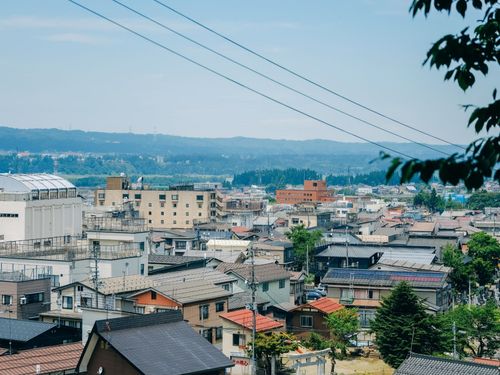 人口45000人ほどの豪雪地ですが、豊かな自然や文化が広がっています。