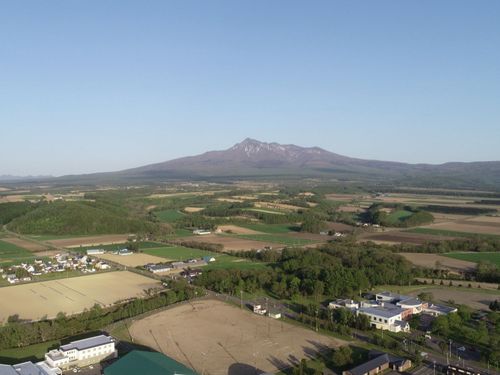 清里町の航空写真。斜里岳も映っています。