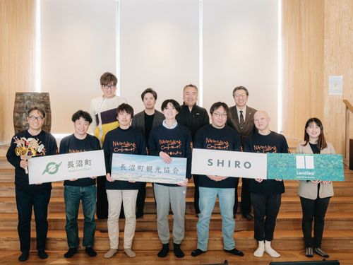 去年の報告会の様子。ワイナリーで事業プレゼンテーションをしました。