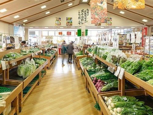 吉田さんが出荷している道の駅かがみの里の直売所