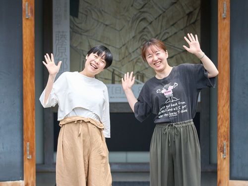 地域おこし協力隊 大河内さん(左)/会計年度任用職員 工房担当 岩下さん(右) 