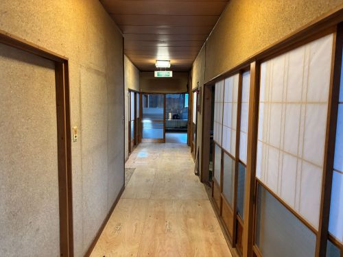 廊下はこんな感じです