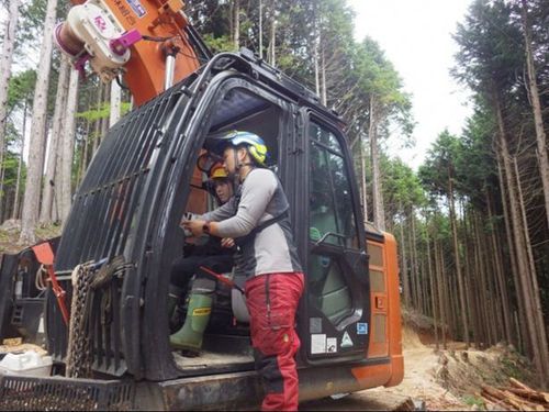 大型の重機の性能を肌で感じます