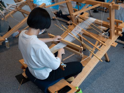 地機織り