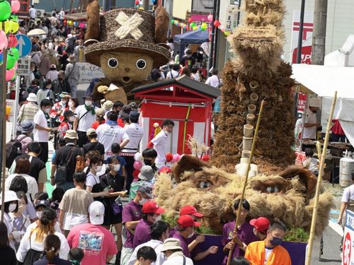 山都町の魂の祭「八朔祭」！数mもの「大造物」が宿場町を行脚する