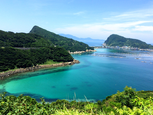エメラルドグリーンの海のそばで暮らしてみませんか