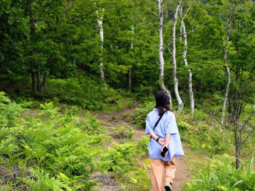 カメラ片手に一ノ瀬草原をのんびりハイキング