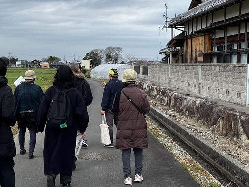 水路をめぐるまちあるきのようす