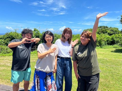 スタッフ（写真左から、モリオカさん・ニシさん・クメさん・ミズノさん）