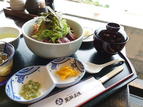 レストラン「櫂」では季節のメニューも楽しめます