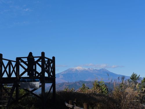 駒ヶ岳側から見た御嶽山