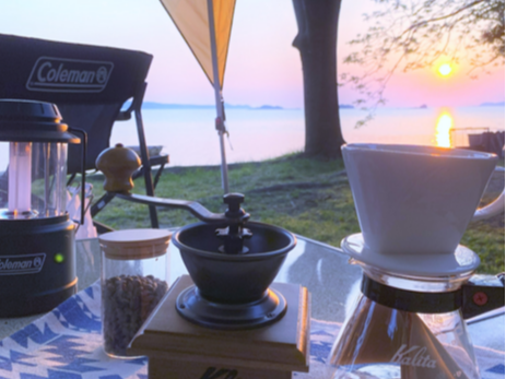 最高の朝日を浴びながら挽きたてのコーヒーは格別