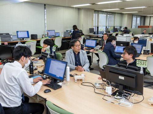 県庁での打合せ。リモートワークもOK！