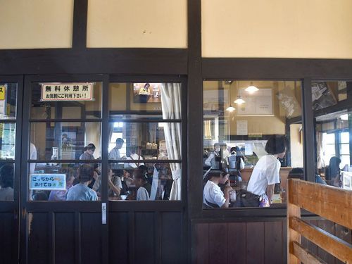 日頃は日替わり店主のカフェとしてにぎわうなないろ