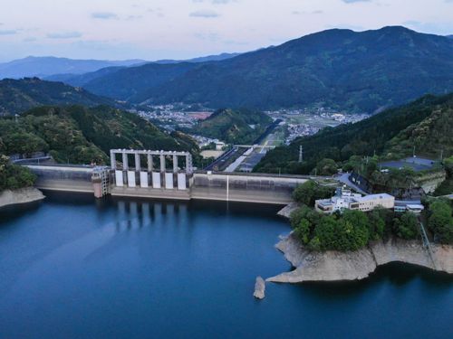 早明浦ダム（四国最大級）はバス釣りの聖地です。SUPも楽しめます。