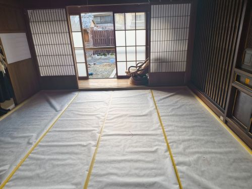 透湿断熱シートを張り終えた和室床を床暖房フローリング化します！