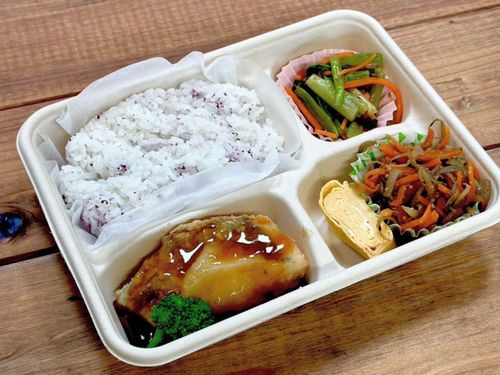 地域の方が作る『おおたき給食弁当』