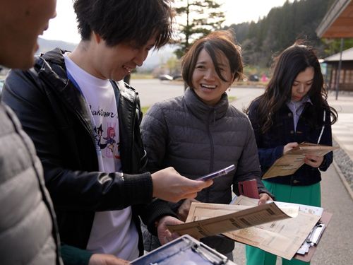 昨年までのAI謎解きゲームプレイの様子。県外からも多くの観光客が来て大賑わい！