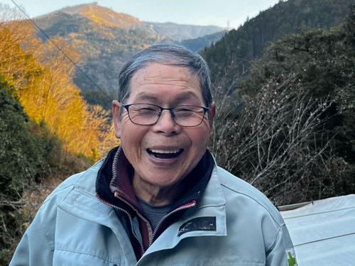 講師の那須巌さん。釜炒り茶作りの大ベテラン！