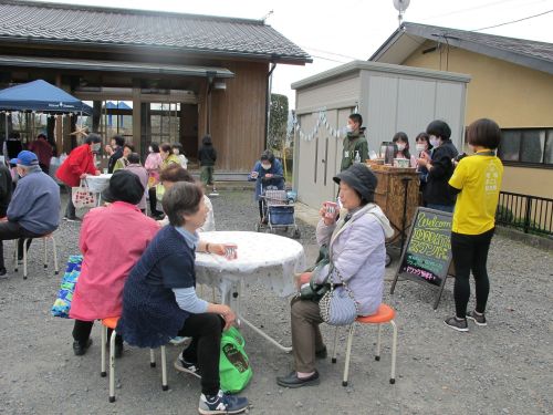 地域おこし協力隊が中心となり、地域の人が集うフリーコーヒーを開催しています