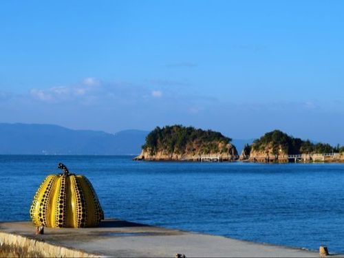 休日は海やアートを満喫。島の暮らしごと楽しもう