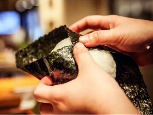 郷土愛が生んだ商品「爆弾おにぎり」。新潟の食文化をそのまま商品に。