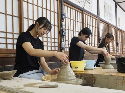 滞在中、陶芸に触れる機会もあるかもしれません