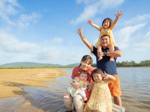 地元の消防士（救急救命士）のご主人と3人の子供と一緒に
