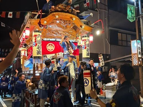 水窪まつりの様子。この日は外に出て行った方も親戚一同で水窪に集まります。