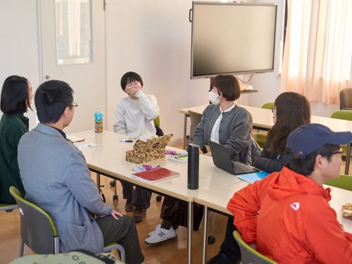 隊員交流会の様子。普段は別々の現場で働く隊員が集まります。