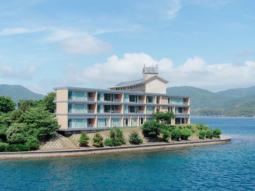 海に囲まれた隠岐諸島。ここが、あなたの新しい生活の舞台になる。