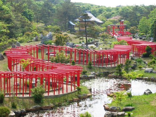 県内でも有数のパワースポット「高山稲荷神社」