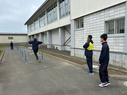 走って、跳んで、楽しみながら運動にチャレンジします。