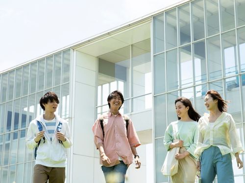 大学生の実習生がいる職場で活気があります！