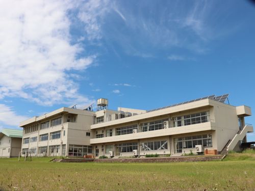 まちづくり公社事務所（旧樋川小学校）