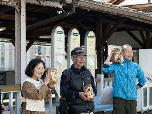 前回、山北駅前で出迎えてくれたまちの案内人たち