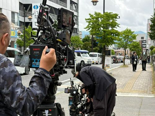 ドラマ『Tシャツが乾くまで』のあるシーンは市民エキストラを募り市街で撮影しました