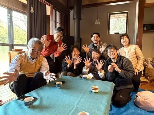 昨年の様子、愛子さんを囲んで記念撮影