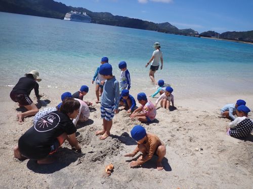 子どもたちと近くの海へ