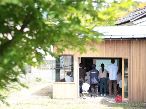 空き家を改装した飲食店予定地もご案内します