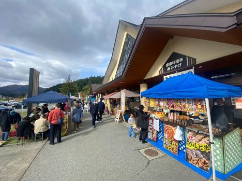 店舗前にてイベント開催風景