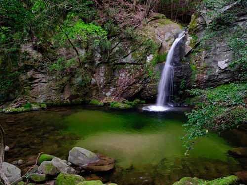 三川地域の観光名所（百間山渓谷）