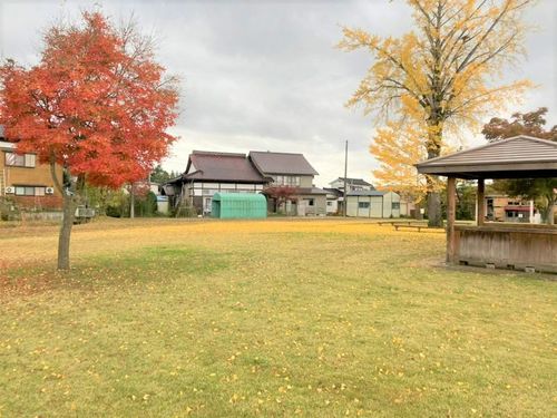 徒歩１分のところにある笹岡公園
