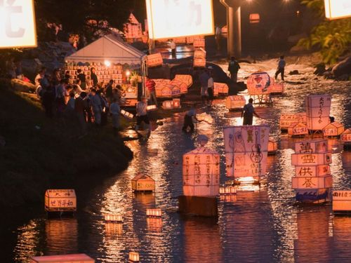 灯篭流し(田村市5大祭り)
