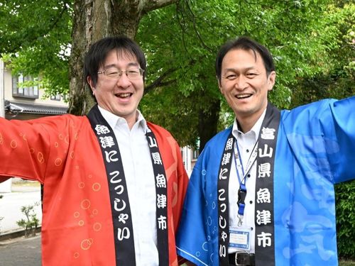 受入担当課・商工観光課の澤田係長（左）と高森課長（右）