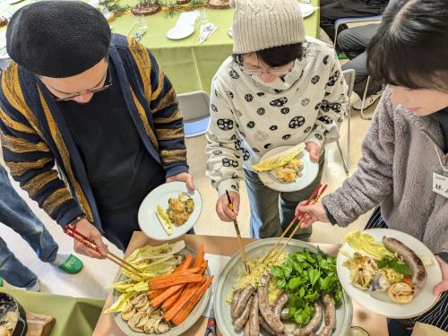 LifeShiftえなの前身【ローカル起業カレッジ】の食事風景の１コマ