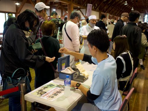 チケット販売をしていただいたり…