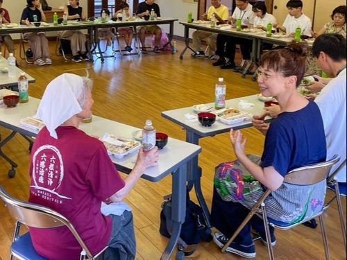 初対面だけど、なんだかんだ盛り上がります